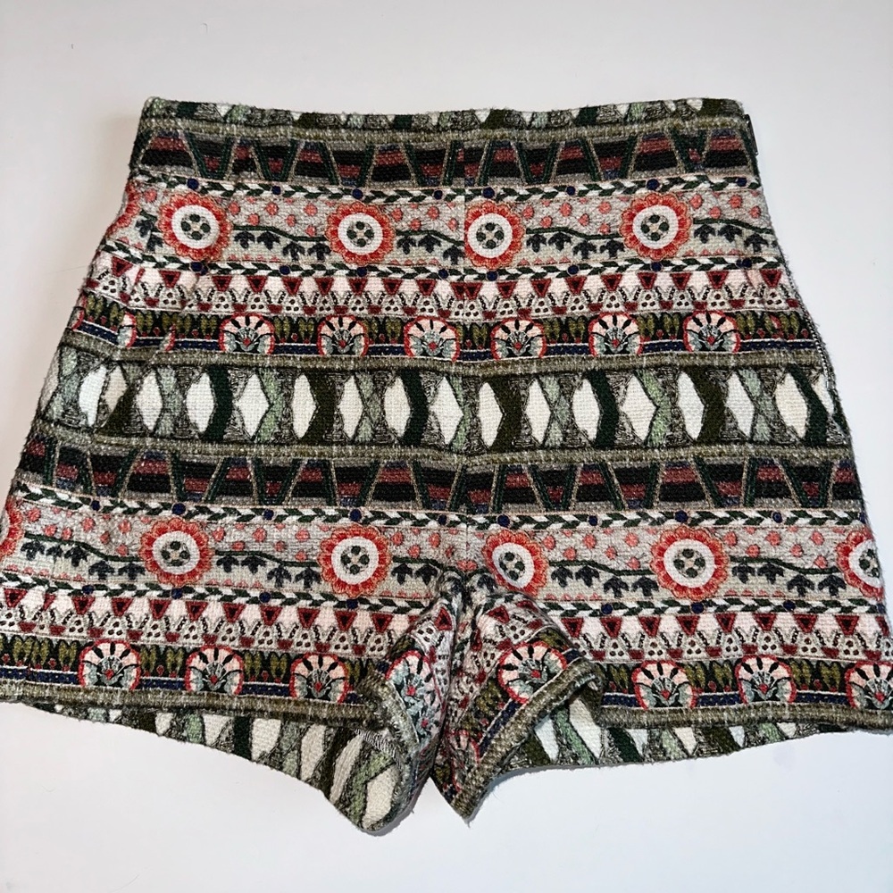 Zara Women’s High Waisted Shorts Size 5 Tribal Aztec Boho Print 100% Cotton 2.5”